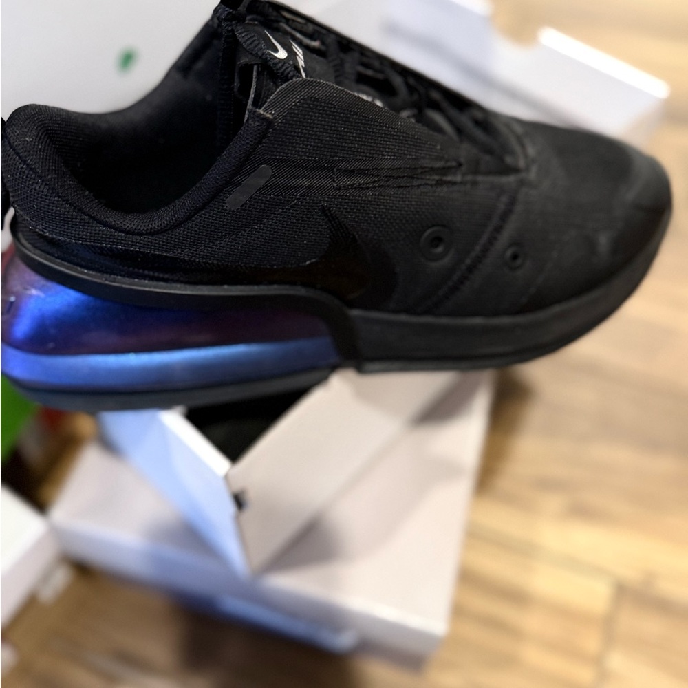 Nike Black and Blue Women’s zoom sneakers
